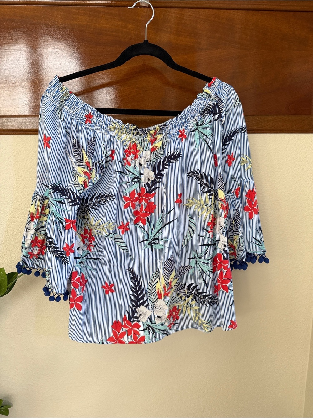 Off Shoulder Bell Sleeve Tropical Print